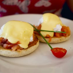 The Blue Bear - Eggs Royale