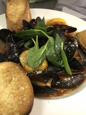 Al and Stella Authentic Italian Restaurant And Pizzeria ( Water Front) by null