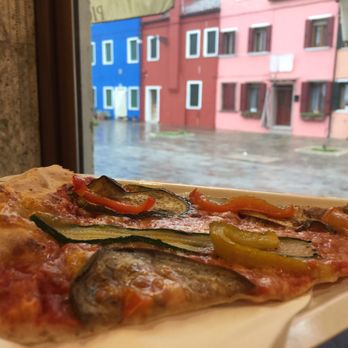 Take Away Devil - Not crispy pizza, could be better - Pizza Near Me - Venecia, VE