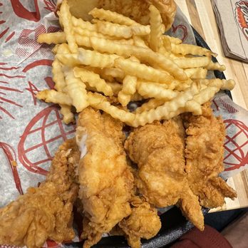 Raising Cane's Chicken Fingers - 6 piece tender basket. - Chicken Shop Near Me - Pittsburgh, Pennsylvania Raising Cane's Chicken Fingers - 6 piece tender basket. - Chicken Shop Near Me - Pittsburgh, Pennsylvania