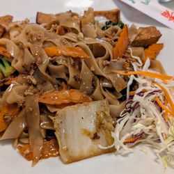 Savanh Thai Kitchen - pad see ew // Savanh Thai Kitchen * Auburn, AL