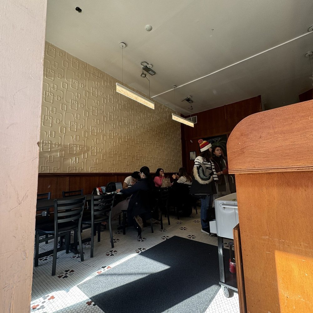 11 Degrees North - Inside - Coffee & Tea Near Me - Chicago, Illinois 11 Degrees North - Inside - Coffee & Tea Near Me - Chicago, Illinois