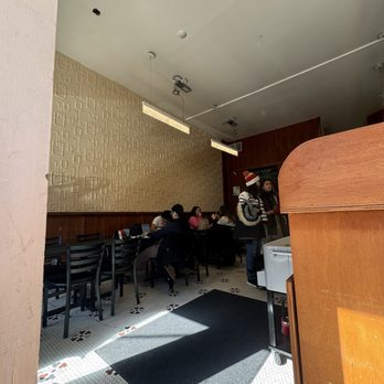 11 Degrees North - Inside - Coffee & Tea Near Me - Chicago, Illinois