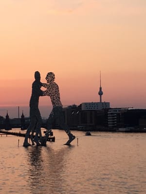 Molecule Man by null