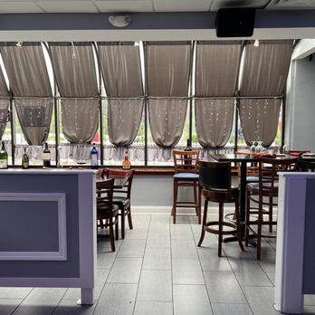 La Luna Ristorante - bar area seating - Italian Near Me - Branford, Connecticut La Luna Ristorante - bar area seating - Italian Near Me - Branford, Connecticut