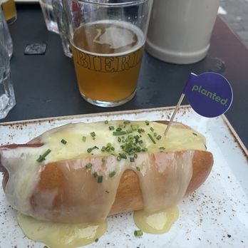 Bierliebe & Friends - Vegi Hotdog - Beer Bar Near Me - Luzern, LU
