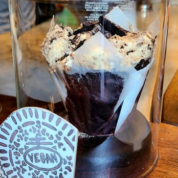 Baked & Wired - VEGAN!!!!!Oreo frosting chocolate cupcake - Bakeries Near Me - Washington, DC, District of Columbia