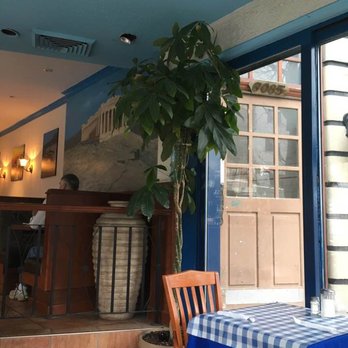 Nikas - Easy, casual vibe here. - Greek Near Me - Montreal, Quebec Nikas - Easy, casual vibe here. - Greek Near Me - Montreal, Quebec