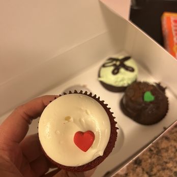 Georgetown Cupcake - My fave red velvet! - Cupcakes Near Me - Washington, DC, District of Columbia Georgetown Cupcake - My fave red velvet! - Cupcakes Near Me - Washington, DC, District of Columbia