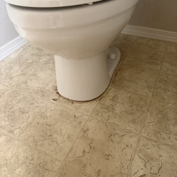 The Declutter Divas - No cleaning of bathroom floors. Not even around the toilet. - Home Cleaning Near Me