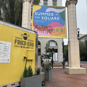 Fried Egg I'm In Love - The cart stationed at the edge of Pioneer Square. - Breakfast & Brunch Near Me - Portland, Oregon Fried Egg I'm In Love - The cart stationed at the edge of Pioneer Square. - Breakfast & Brunch Near Me - Portland, Oregon