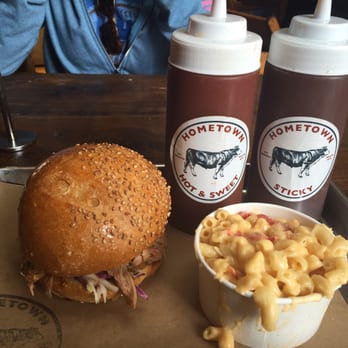 Hometown Bar-B-Que - Pulled Pork Sandwich & Texas Style Queso Mac & Cheese! - Barbeque Near Me - Brooklyn, New York