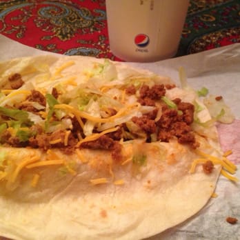 Taco Bell - Really, almost no lettuce... Once again not worth the diarrhea - Fast Food Near Me - Troy, Michigan