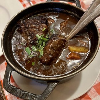 Chez Fernand - Beef Bourguignon - French Near Me - Paris, 75