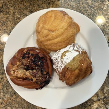 Forma Bakery - Vanilla corn concha, chocolate pistachio croissant, rosquilla w/ jam and almond cream - Bakeries Near Me - Oakland, California