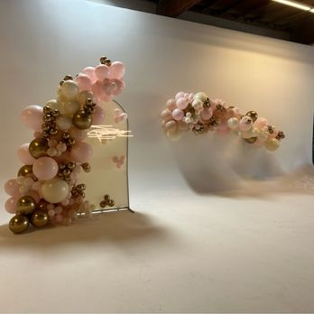 Luxurie Balloons - Balloon Services Near Me