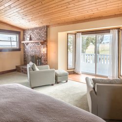 Barking Mad Farm B & B - Treetops Suite