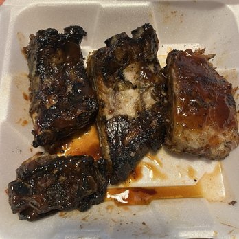 Logan's Roadhouse - Ribs tasted of charcoal - Steakhouses Near Me - Kissimmee, Florida