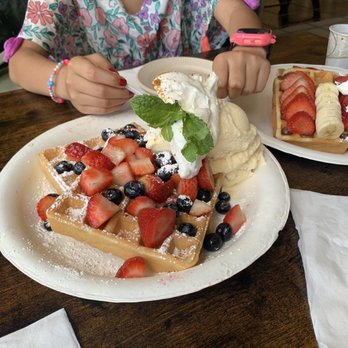 Waffle and Berry - Waffles Near Me - Honolulu, Hawaii