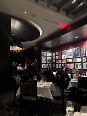 Hy's Steakhouse & Cocktail Bar by null