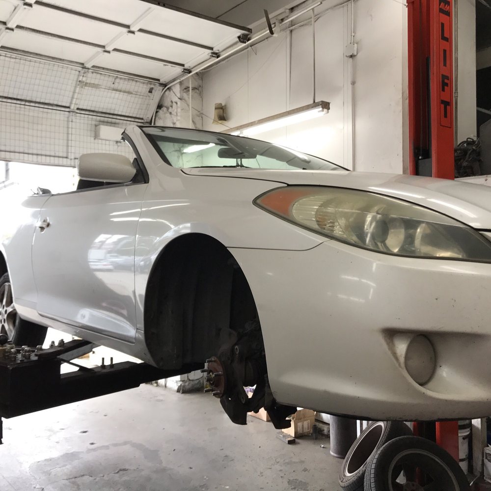 Hanri's Auto Repair - Auto Repair Near Me - Winnetka, California Hanri's Auto Repair - Auto Repair Near Me - Winnetka, California