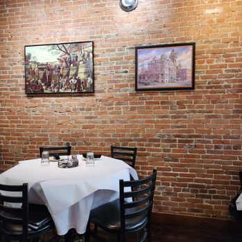 The Brick Oven - Inside dining - Italian Near Me - Hannibal, Missouri