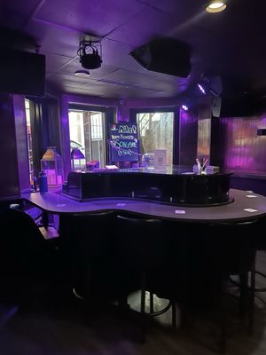 Redhead Piano Bar by null