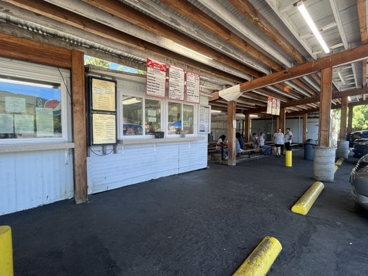 K & R Drive-Inn by null
