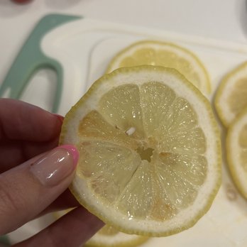Trader Joe's - Discolored and hard lemons. - Grocery Near Me - Austin, Texas