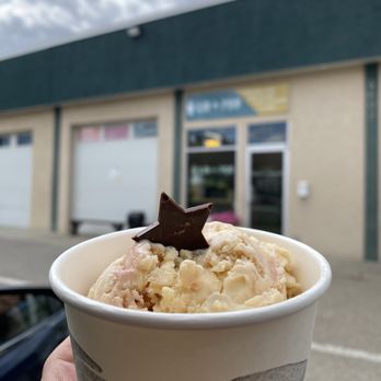 Kin + Pod - Cherry cheesecake ice cream - Desserts Near Me - Vernon, British Columbia Kin + Pod - Cherry cheesecake ice cream - Desserts Near Me - Vernon, British Columbia