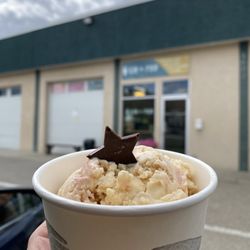 Kin + Pod - Cherry cheesecake ice cream