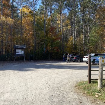 Dainty Track - Parking - Hiking Near Me - Whitchurch-Stouffville, Ontario Dainty Track - Parking - Hiking Near Me - Whitchurch-Stouffville, Ontario