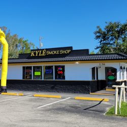 Kyle Smoke Shop - Fantastic smoke shop in North Fort Myers and there's a food truck with excellent food!