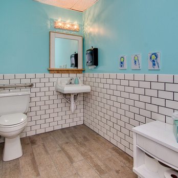 Hår Salon - Bathroom - Hair Salons Near Me - Scandia, Minnesota Hår Salon - Bathroom - Hair Salons Near Me - Scandia, Minnesota