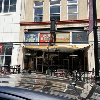 Big Whiskey's American Bar & Restaurant - the outside of the building - American Near Me - Springfield, Missouri