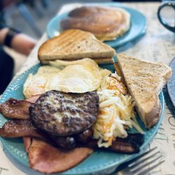 Mandy's Diner - Mandy's big breakfast