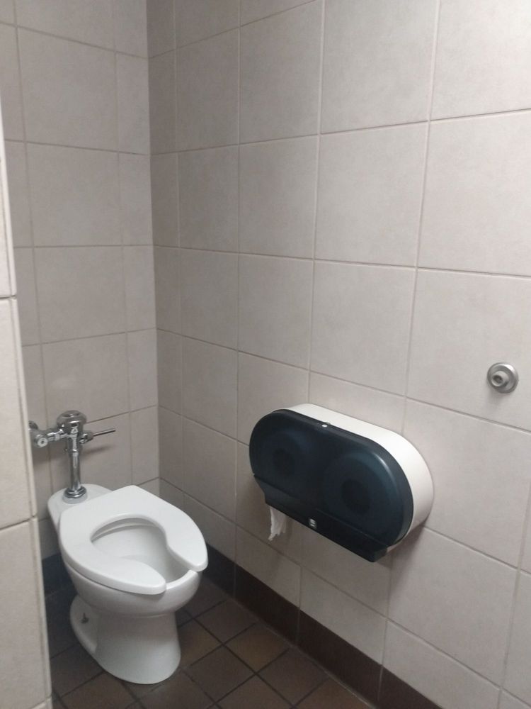 FLYING J TRAVEL CENTER Updated May 2024 22 Photos 122 Fitz Henry