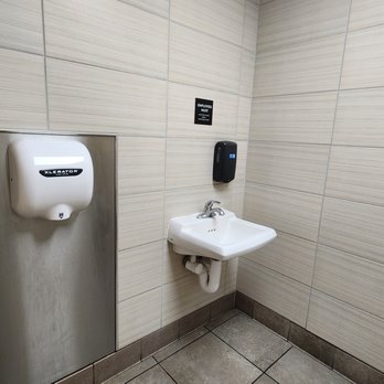 Taco Bell - No mirror in the bathroom. - Fast Food Near Me - Munfordville, Kentucky Taco Bell - No mirror in the bathroom. - Fast Food Near Me - Munfordville, Kentucky