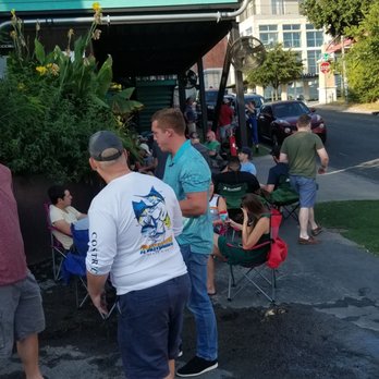 Franklin Barbecue - The line at 9am - Barbeque Near Me - Austin, Texas Franklin Barbecue - The line at 9am - Barbeque Near Me - Austin, Texas