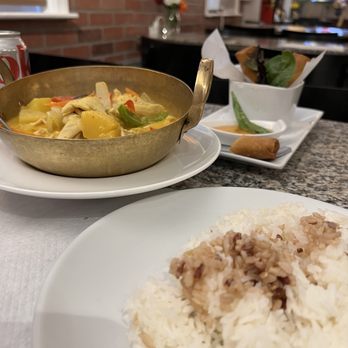 Eggs & Thai Café - Chicken 58. Yellow Curry Dinner - Thai Near Me - Dedham, Massachusetts