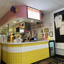 Herbie’s Burgers - Counter