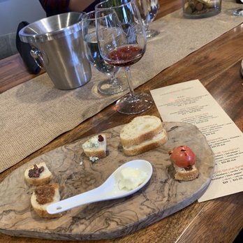 Miramonte Winery - Good pairings with red wine - Wineries Near Me - Temecula, California Miramonte Winery - Good pairings with red wine - Wineries Near Me - Temecula, California