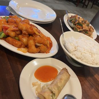 China Cafe - House Spicy Chicken Sesame Chicken Egg Roll (1) Bowl of White Rice - Chinese Near Me - Austin, Texas China Cafe - House Spicy Chicken Sesame Chicken Egg Roll (1) Bowl of White Rice - Chinese Near Me - Austin, Texas