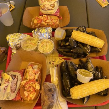 Thurston's Lobster Pound - 1 lb mussels and lobster roll - Seafood Near Me - Bernard, Maine Thurston's Lobster Pound - 1 lb mussels and lobster roll - Seafood Near Me - Bernard, Maine