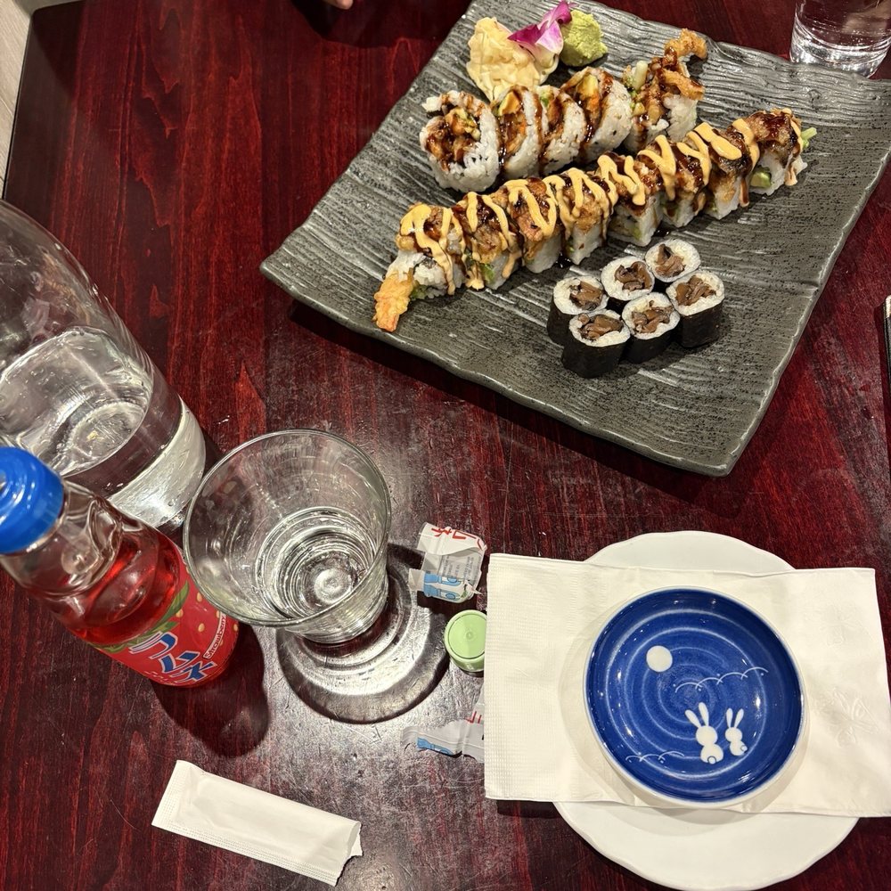 Tiger (8pc), Shrimp Shumai 8pc, and Shiitake Mushroom (6pc) Tiger (8pc), Shrimp Shumai 8pc, and Shiitake Mushroom (6pc)