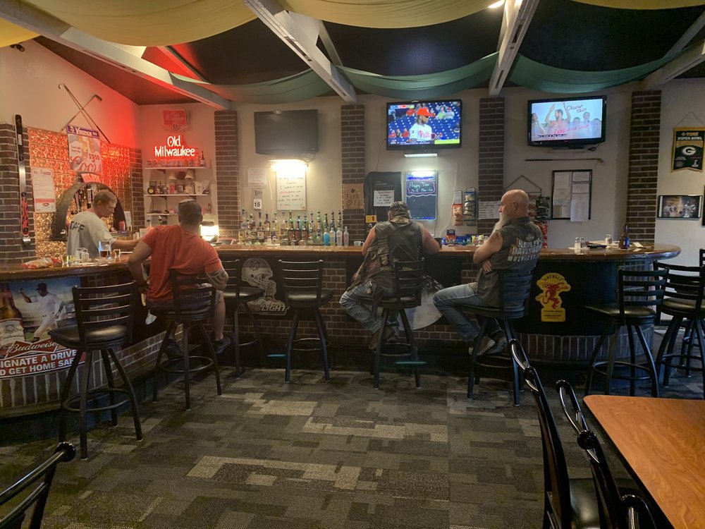 THE BUNKER BAR & GRILL Updated May 2024 12 Photos 65 Main Ave S