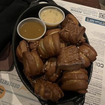 Bar Louie - Chesterfield - Pretzel bite appetizers - Bars Near Me - Chesterfield, Missouri