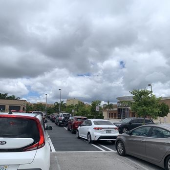 Chick-fil-A - Line - Fast Food Near Me - Miami, Florida