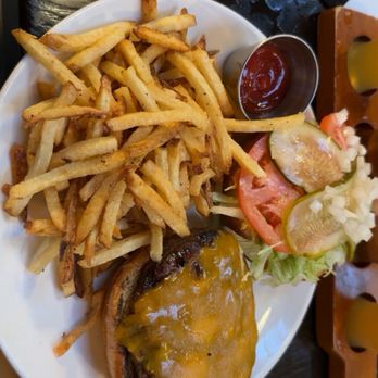 The Perch - All-American Cheeseburger - Breweries Near Me - Chicago, Illinois The Perch - All-American Cheeseburger - Breweries Near Me - Chicago, Illinois