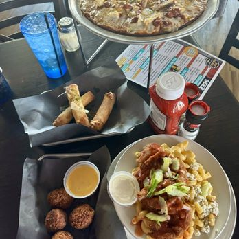 Joe Mamas - Rodeo pizza, mozzarella sticks, Mac-n-cheese bites & buffalo mac - Bars Near Me - Colgate, Wisconsin Joe Mamas - Rodeo pizza, mozzarella sticks, Mac-n-cheese bites & buffalo mac - Bars Near Me - Colgate, Wisconsin